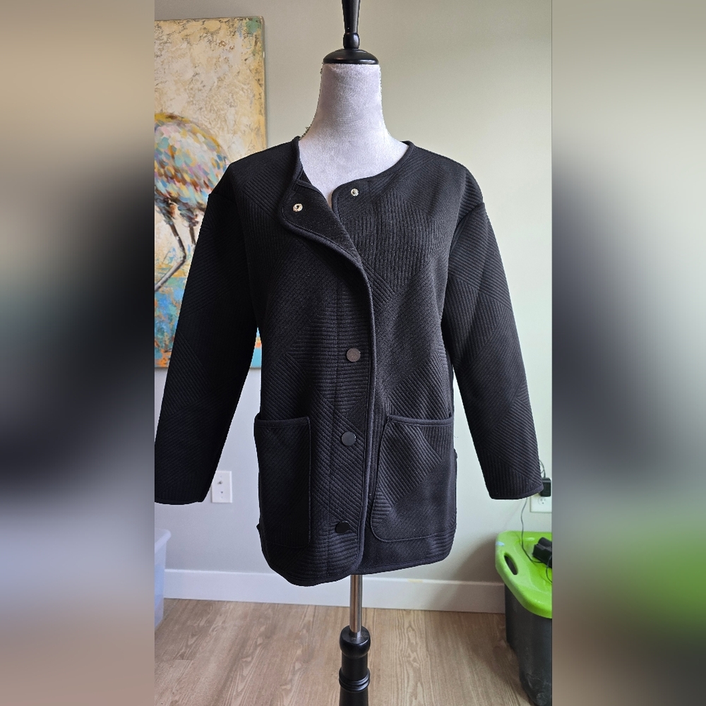 Classic Black Solid Quilted Jacket - image 3